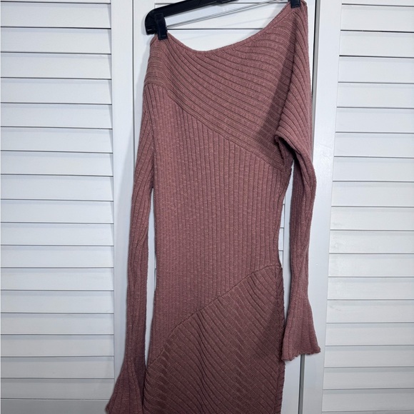 NWT Bohme Elegant Off-Shoulder Asymmetrical Ribbed Knit Maxi Dress Clay Small - Picture 10 of 13